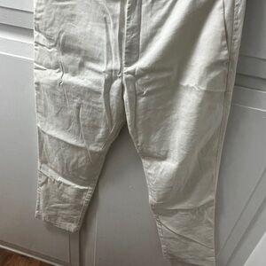 Perry Ellis Men's Off-White Chinos